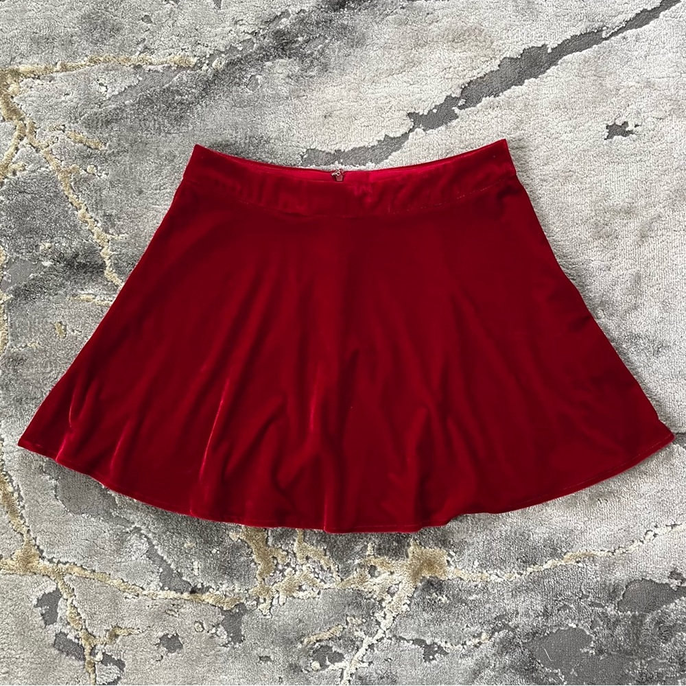 Vintage Tobi y2k merlot red velvet circle skater skirt 🍷